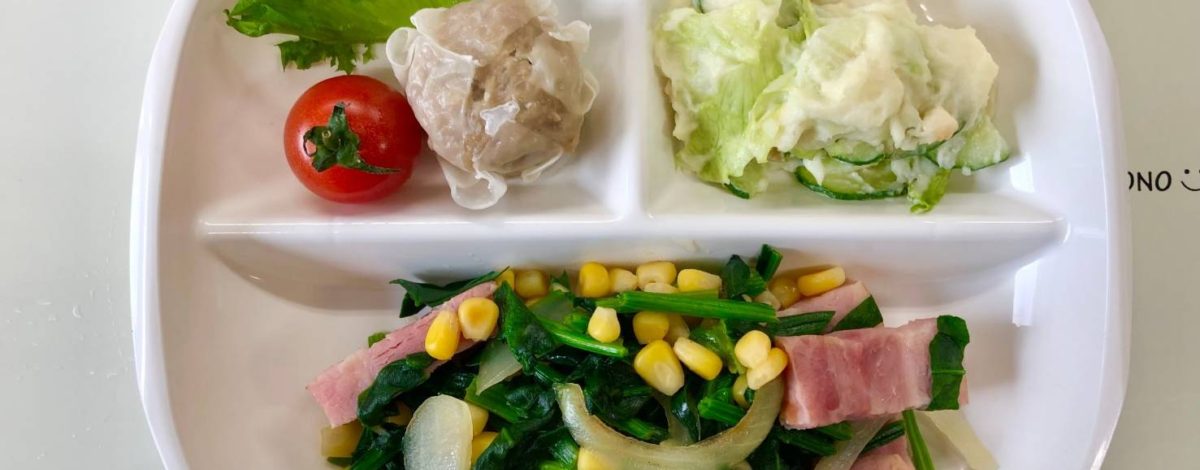 【親和の学生寮】今日の朝ごはん☆ベーコンとほうれん草炒め