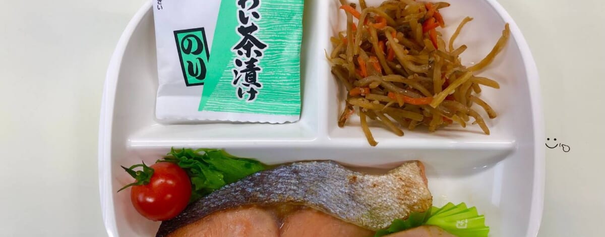 【親和の学生寮】今日の朝ごはん☆お茶漬けとおかずいろいろ♪