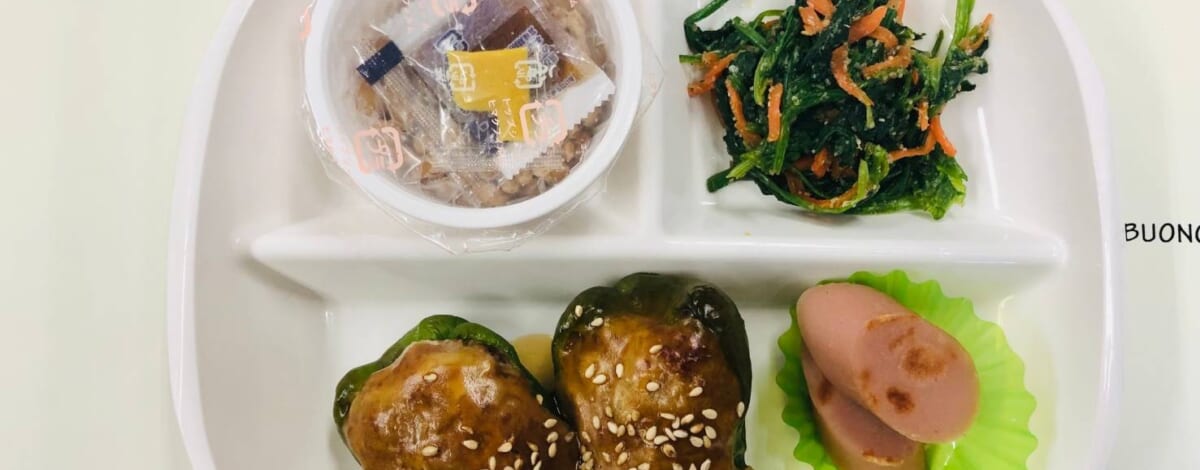 【親和の学生寮】今日の朝ごはん☆ピーマンの肉詰め