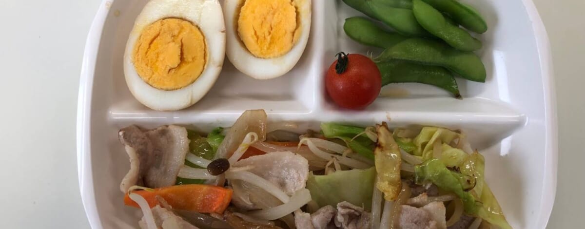 【親和の学生寮】今日の朝ごはん☆肉野菜炒め