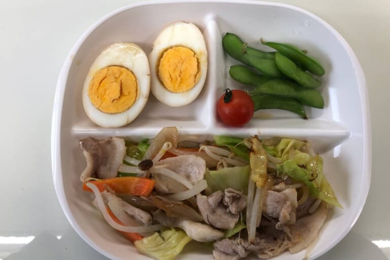 【親和の学生寮】今日の朝ごはん☆肉野菜炒め