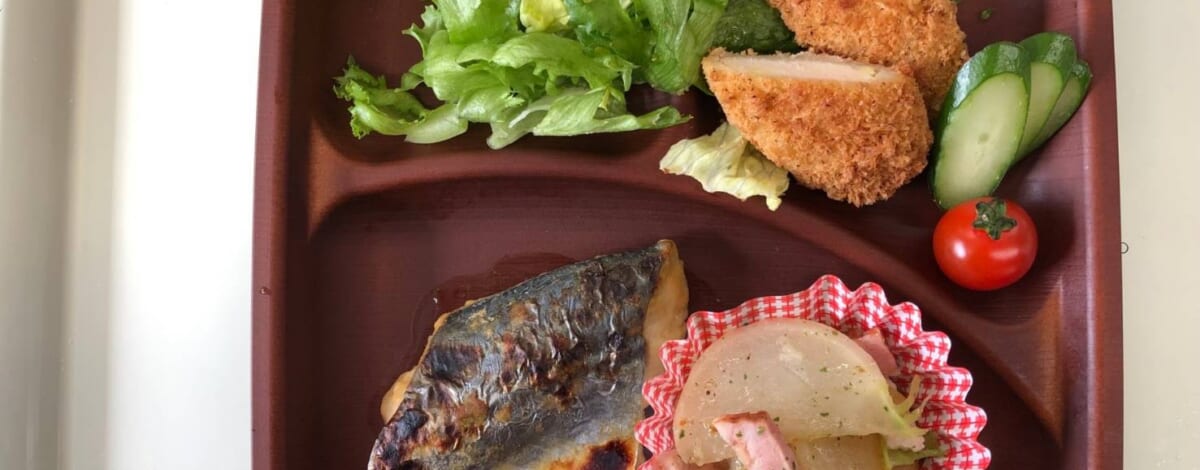 【親和の学生寮】今日の晩ごはん☆かぶとベーコンの塩炒め