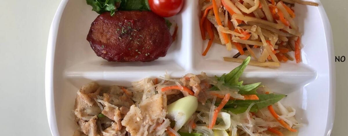 【親和の学生寮】今日の朝ごはん☆豚こま春雨炒め