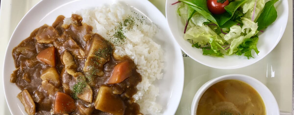 【親和の学生寮】今日の晩ごはん☆ポークカレー