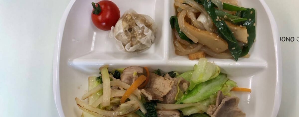 【親和の学生寮】今日の朝ごはん☆肉野菜炒めとこんにゃく甘辛炒め