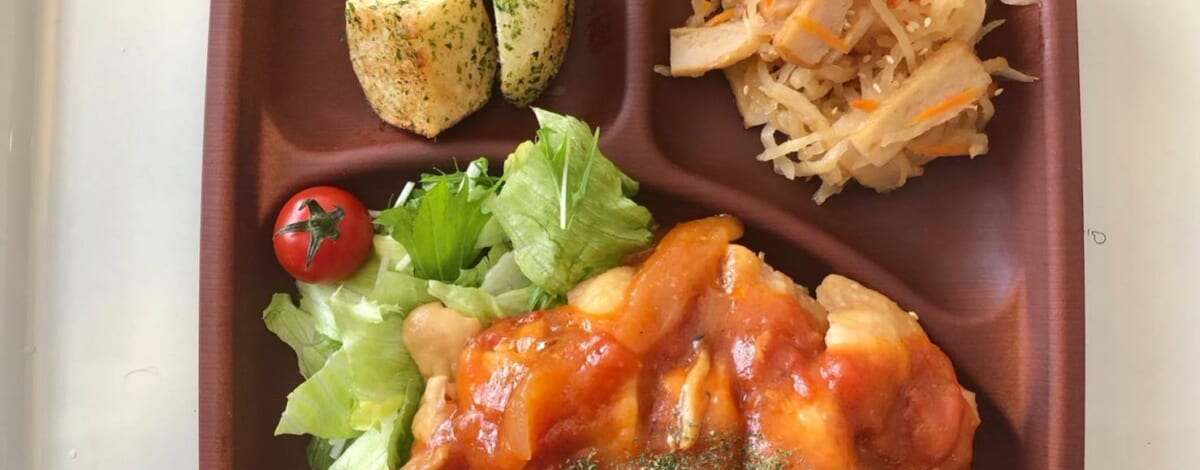 【親和の学生寮】今日の晩ごはん☆チキンのトマト煮込み