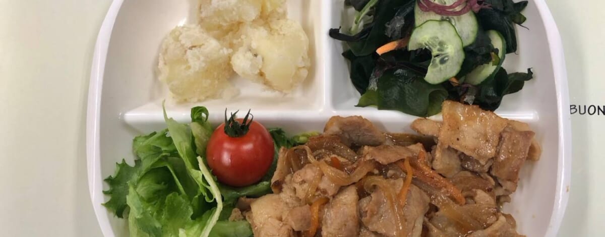 【親和の学生寮】今日の朝ごはん☆焼肉と海藻サラダ