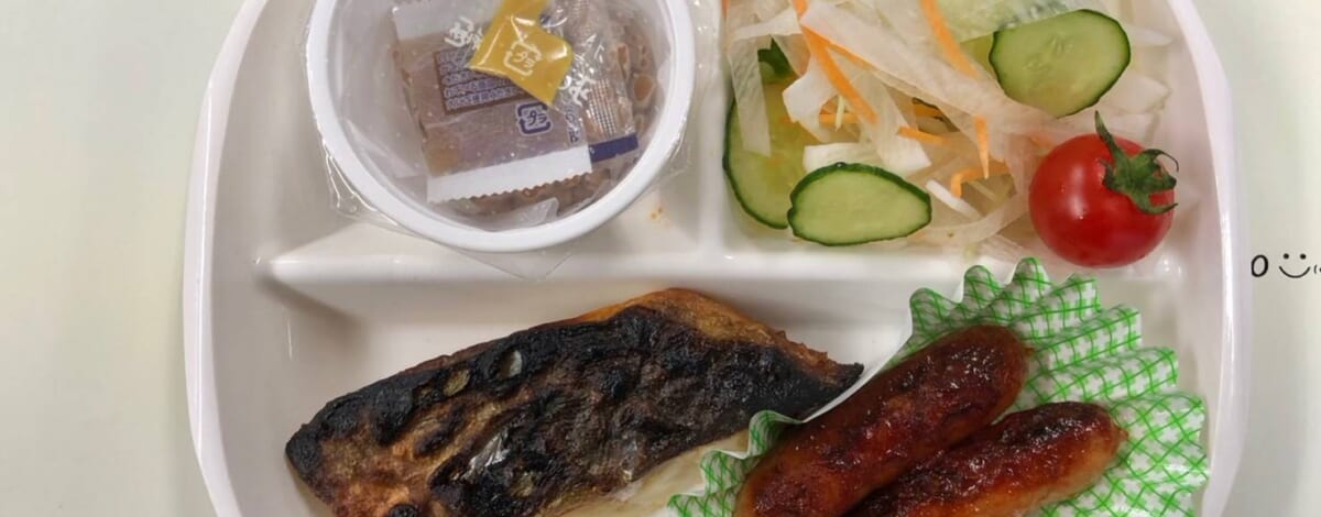 【親和の学生寮】今日の朝ごはん☆焼き魚と大根サラダ