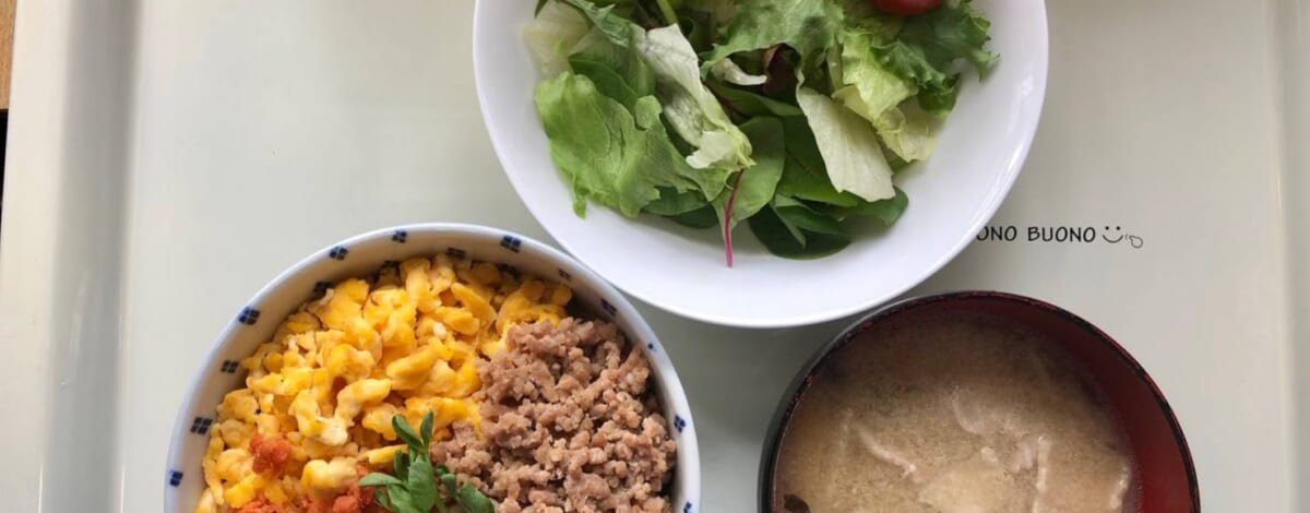 【親和の学生寮】今日の朝ごはん☆三色ごはんと豚汁