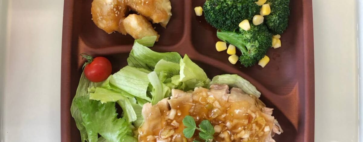 【親和の学生寮】今日の晩ごはん☆蒸し鶏の香味タレかけ