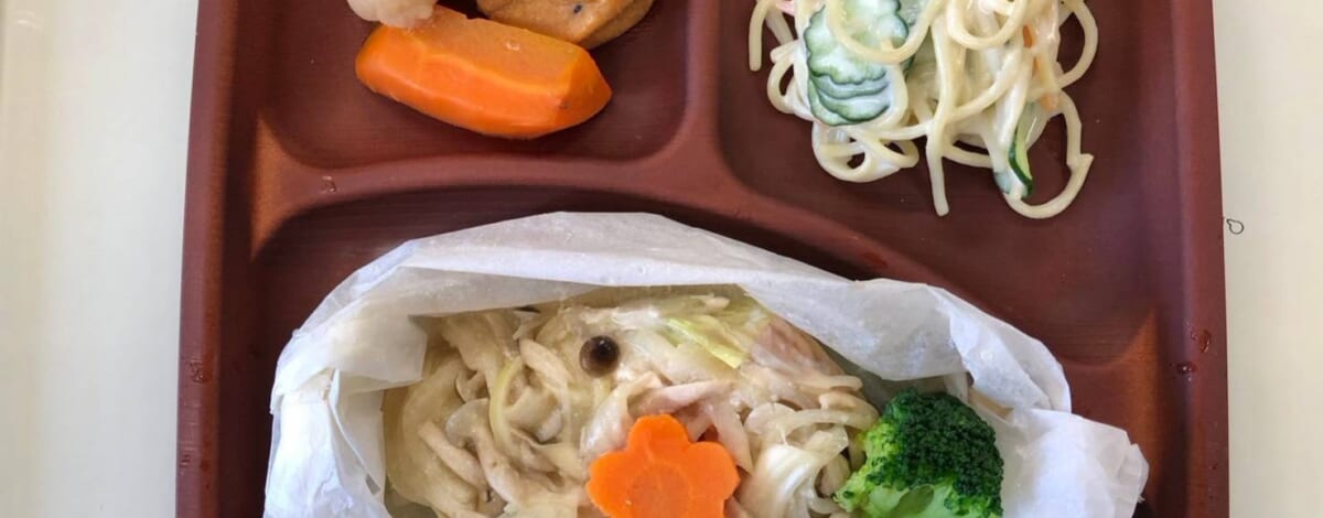 【親和の学生寮】今日の晩ごはん☆鮭の包み焼き