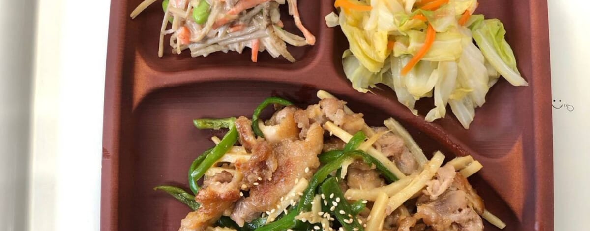 【親和の学生寮】今日の晩ごはん☆チンジャオロース風炒めもの