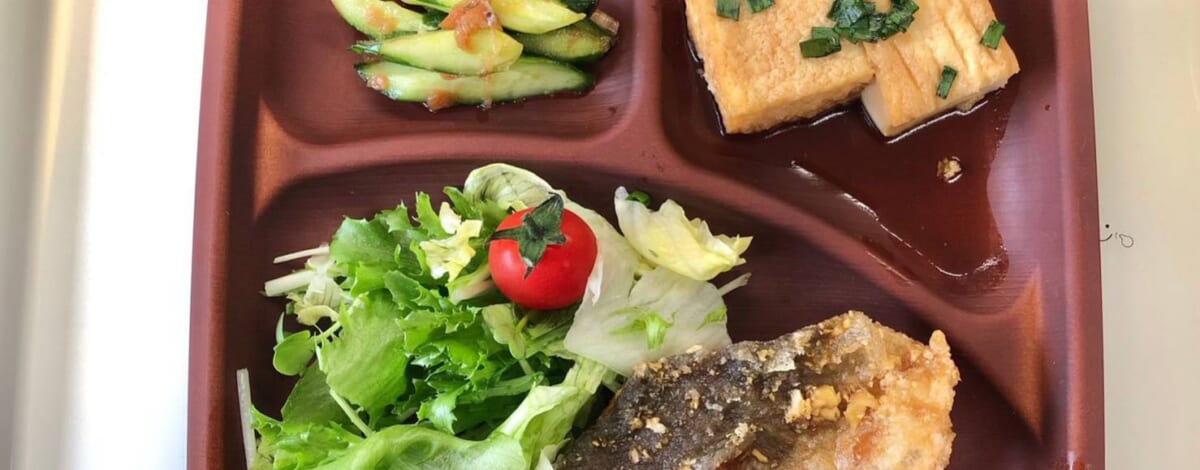 【親和の学生寮】今日の晩ごはん☆ピンクサーモンのから揚げ