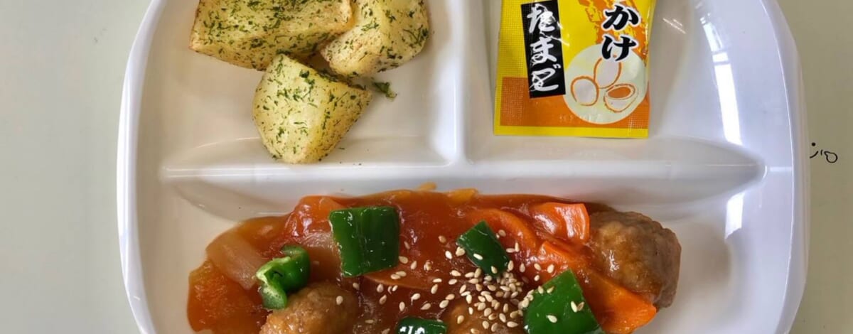 【親和の学生寮】今日の朝ごはん☆ミートボール炒めとのり塩ポテト