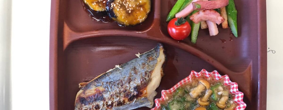 【親和の学生寮】今日の晩ごはん☆焼き魚となめこおくら