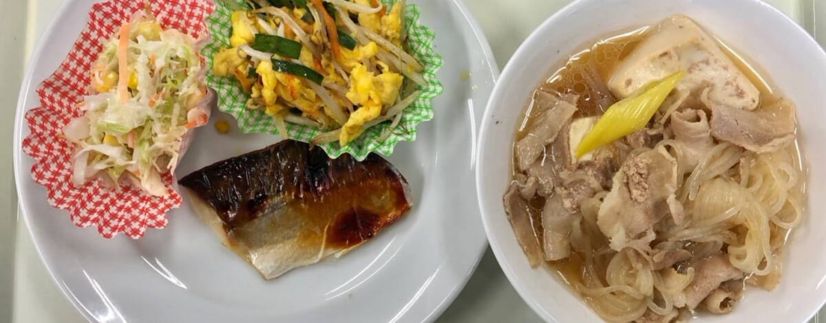 【親和の学生寮】今日の晩ごはん☆焼き魚と肉豆腐