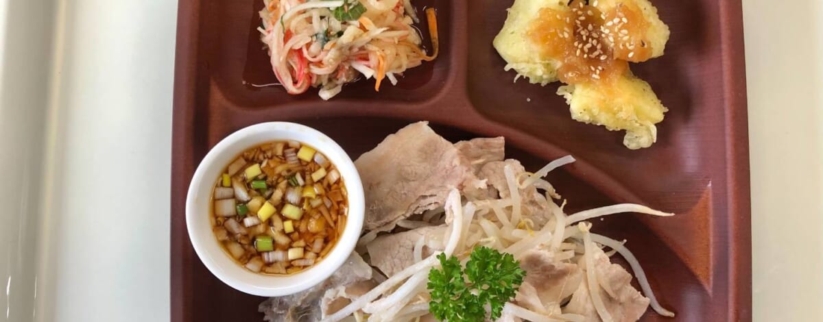 【親和の学生寮】今日の晩ごはん☆蒸し豚もやし