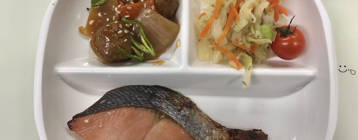 【親和の学生寮】今日の朝ごはん☆焼き魚とキャベツのごま和え