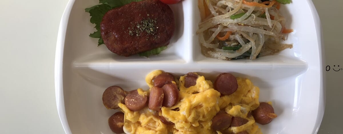 【親和の学生寮】今日の朝ごはん☆ウィンナーたまご炒め