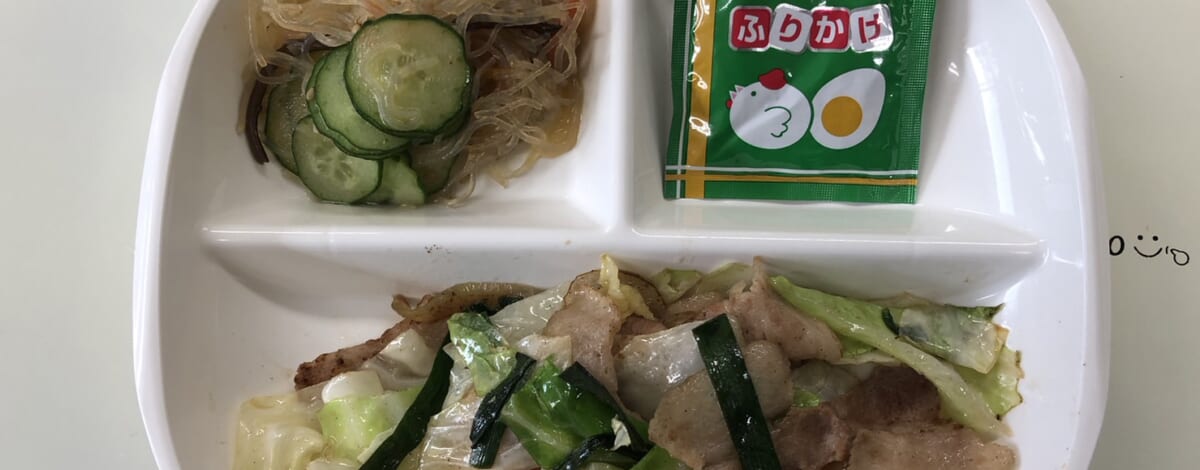 【親和の学生寮】今日の朝ごはん☆肉野菜炒めと春雨サラダ