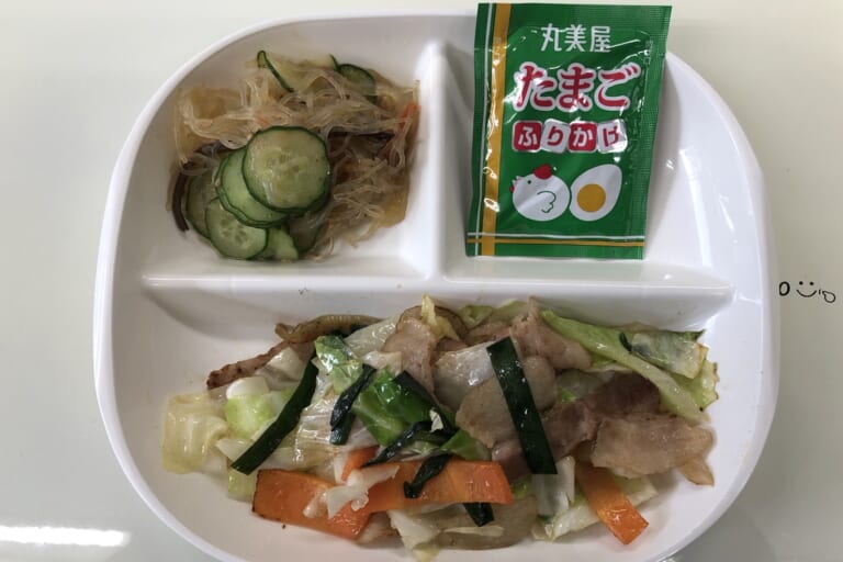 【親和の学生寮】今日の朝ごはん☆肉野菜炒めと春雨サラダ