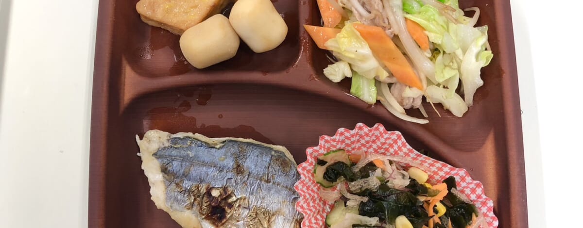 【親和の学生寮】今日の晩ごはん☆焼き魚と肉野菜炒め