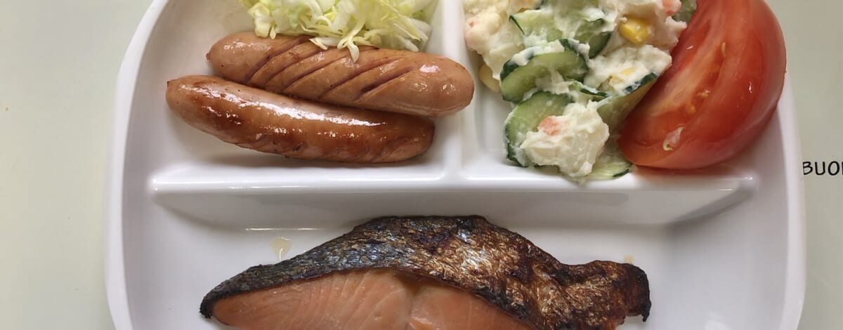 【親和の学生寮】今日の朝ごはん☆焼き魚とポテトサラダ