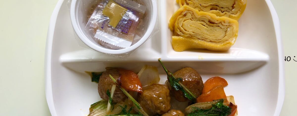 【親和の学生寮】今日の朝ごはん☆肉だんご炒めと玉子焼き