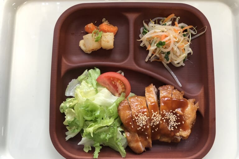 【親和の学生寮】今日の晩ごはん☆チキンの照り煮