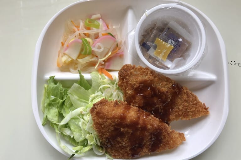 【親和の学生寮】今日の朝ごはん☆白身フライ