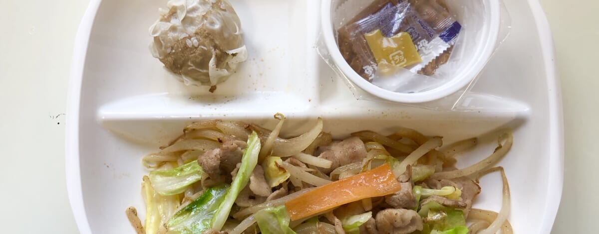 【親和の学生寮】今日の朝ごはん☆肉野菜炒めとしゅうまい