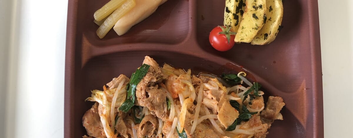 【親和の学生寮】今日の晩ごはん☆豚キムチ炒め
