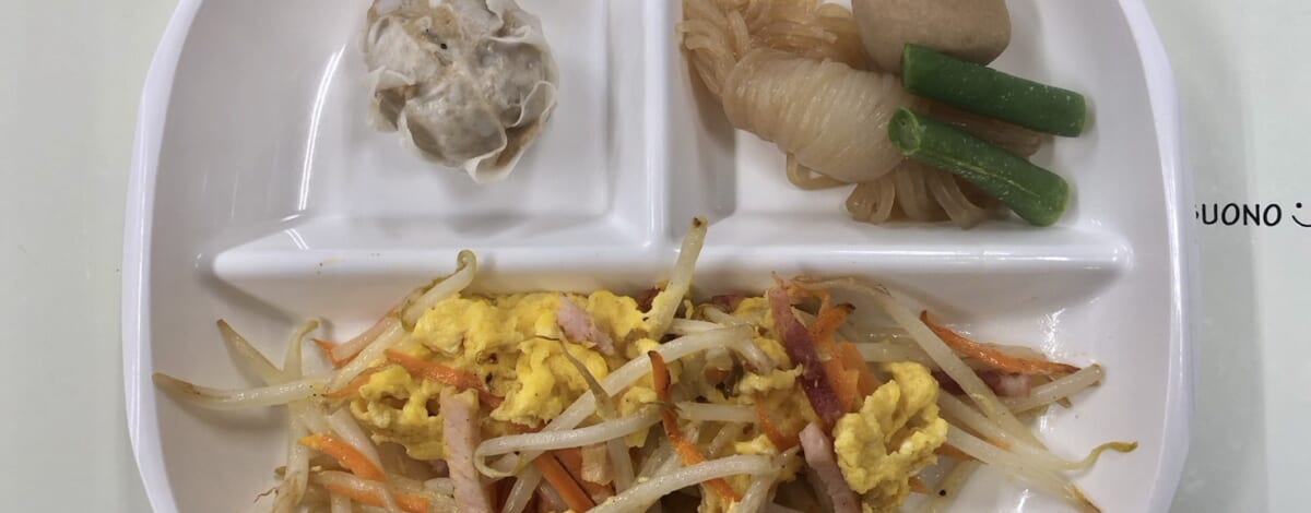 【親和の学生寮】今日の朝ごはん☆もやし玉子炒めと肉しゅうまい